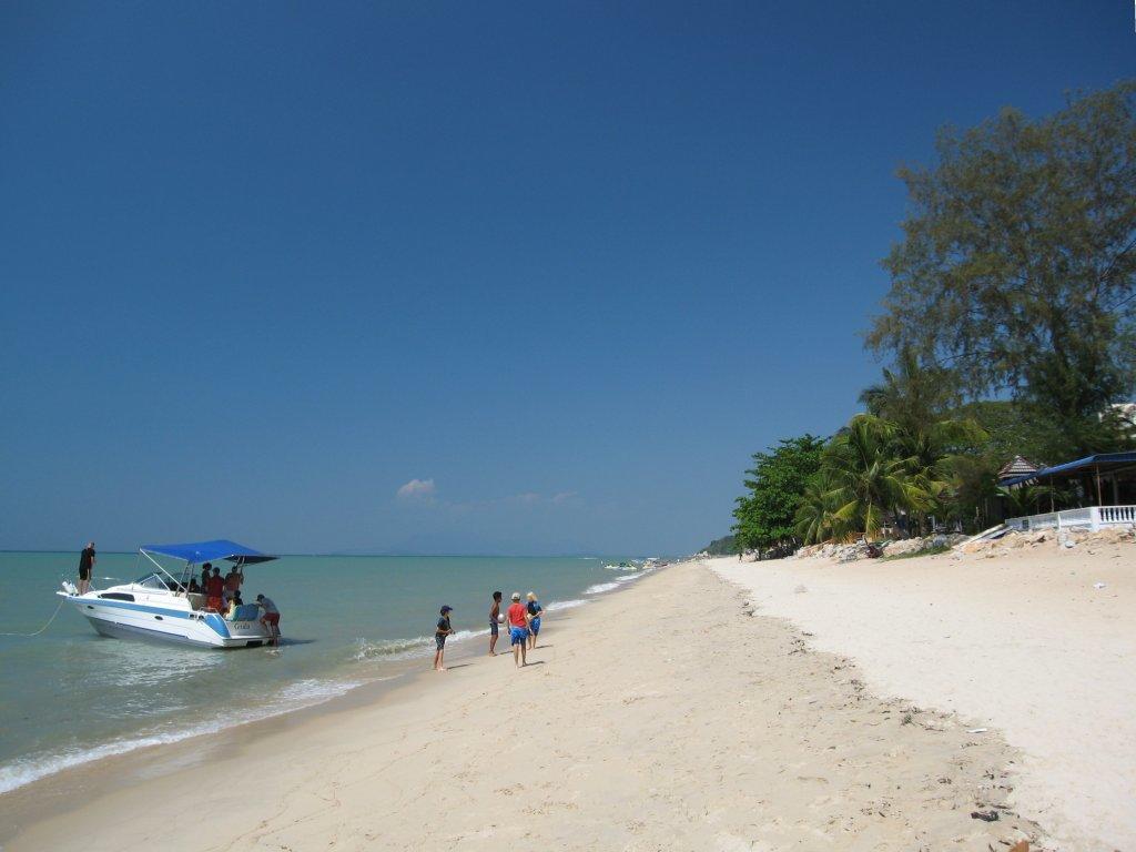 By The Sea Beachfront Penang บาตูเฟอริงกี ภายนอก รูปภาพ